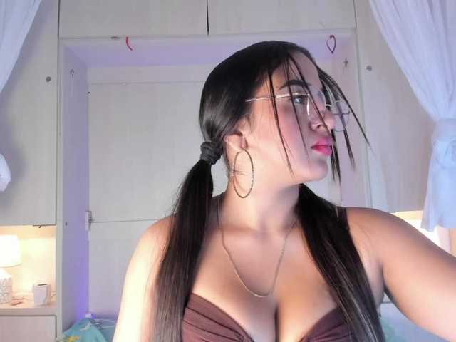 BellaBroocks live cam on BongaCams