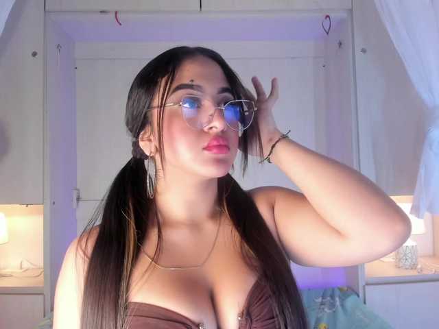 BellaBroocks live cam on BongaCams
