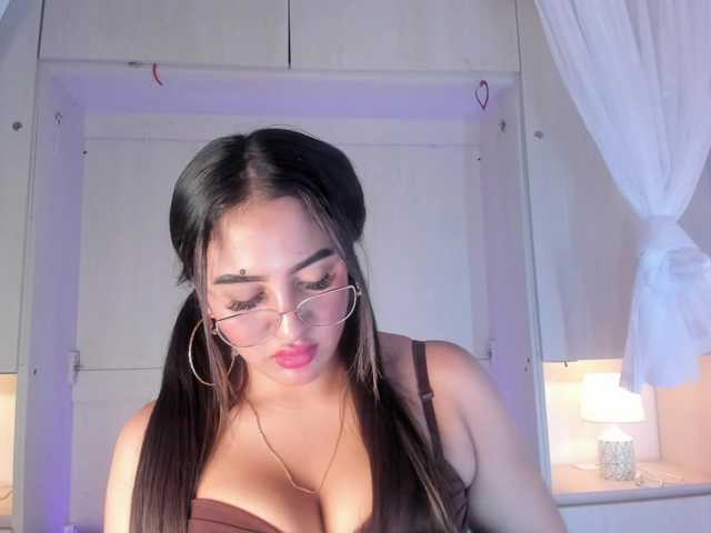 BellaBroocks live cam on BongaCams