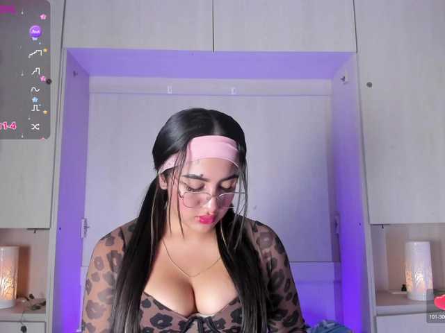 BellaBroocks live cam on BongaCams