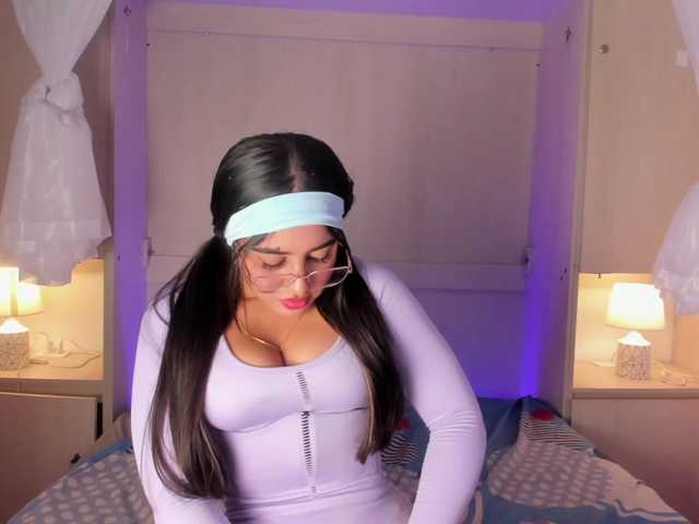 BellaBroocks live cam on BongaCams