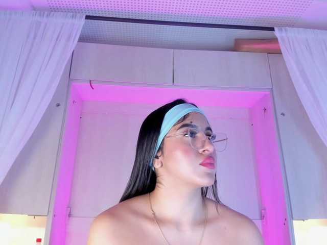 BellaBroocks live cam on BongaCams