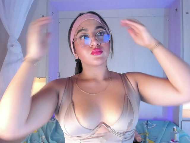 BellaBroocks live cam on BongaCams