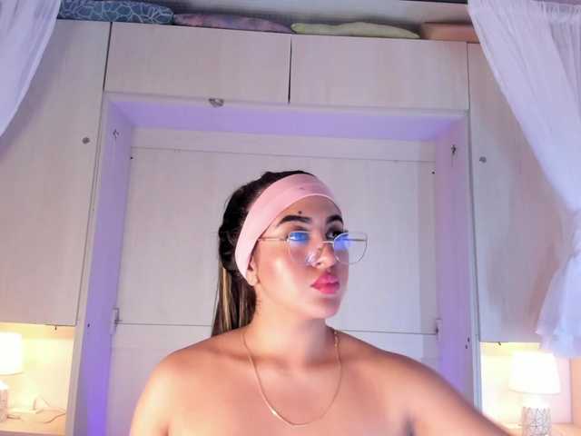 BellaBroocks live cam on BongaCams
