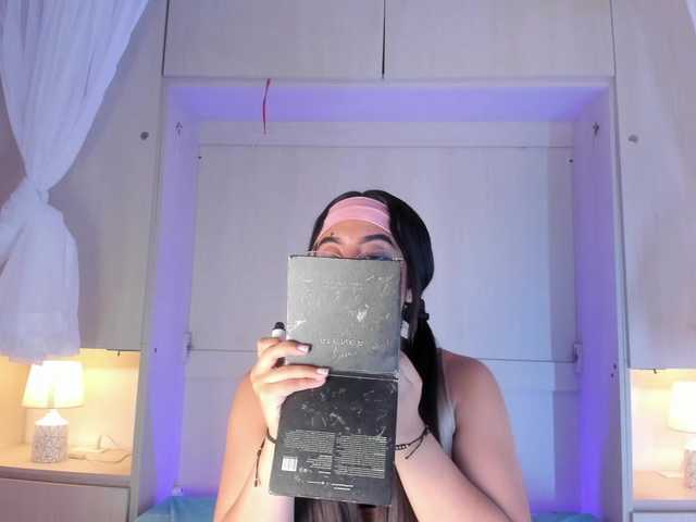 BellaBroocks live cam on BongaCams