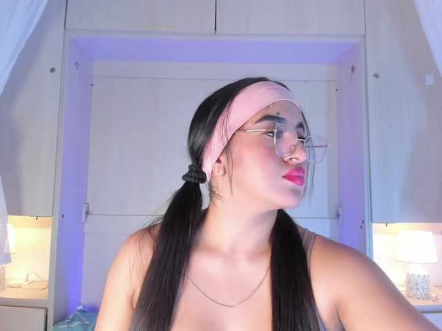 BellaBroocks live cam on BongaCams