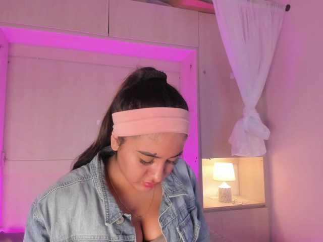 BellaBroocks live cam on BongaCams