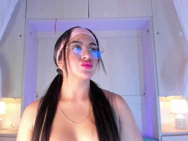 BellaBroocks live cam on BongaCams