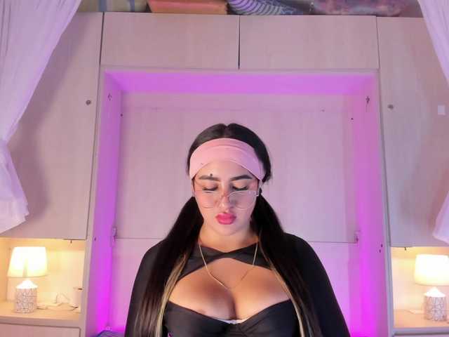 BellaBroocks live cam on BongaCams