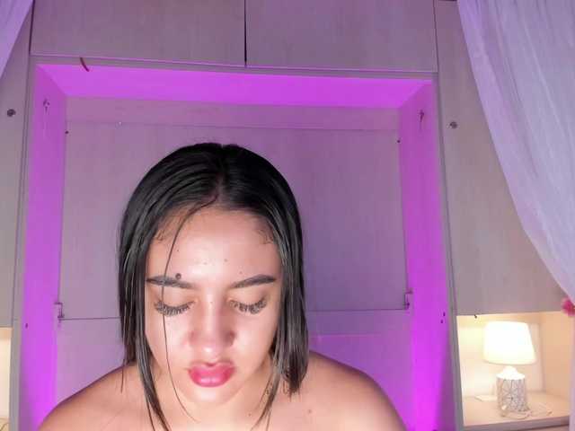 BellaBroocks live cam on BongaCams