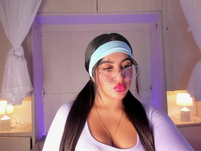 BellaBroocks live cam on BongaCams