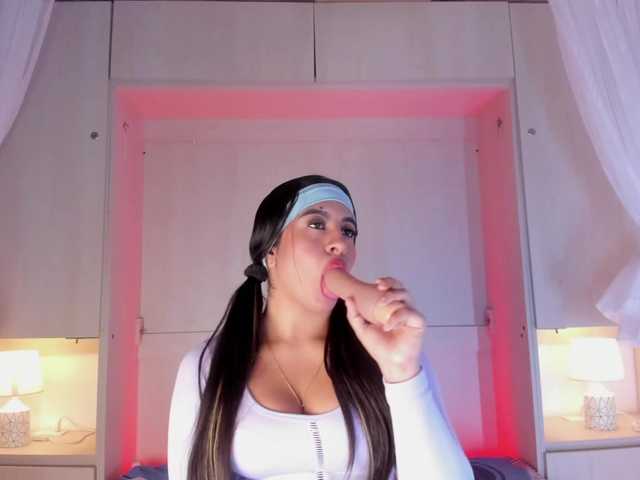 BellaBroocks live cam on BongaCams