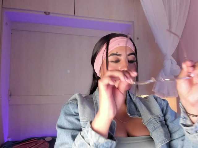 BellaBroocks live cam on BongaCams