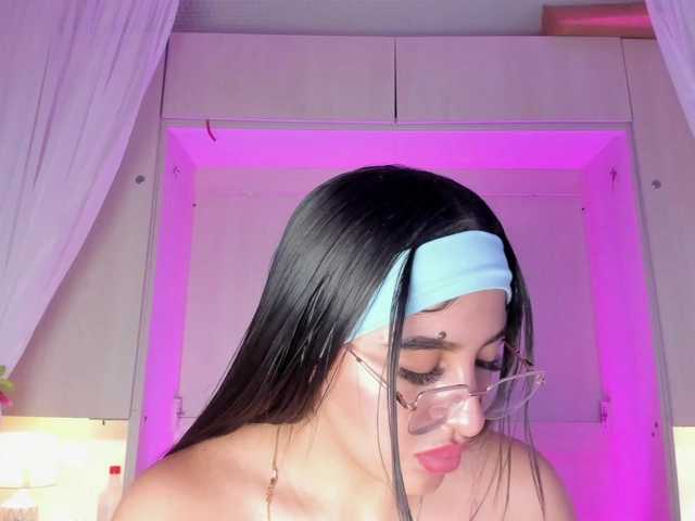 BellaBroocks live cam on BongaCams