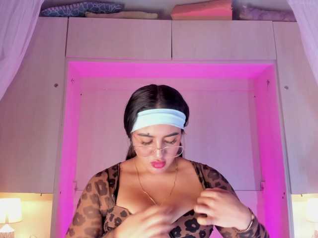 BellaBroocks live cam on BongaCams