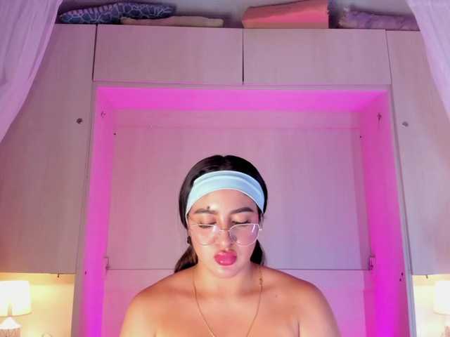 BellaBroocks live cam on BongaCams