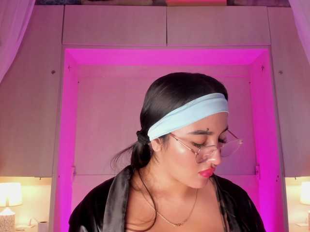 BellaBroocks live cam on BongaCams