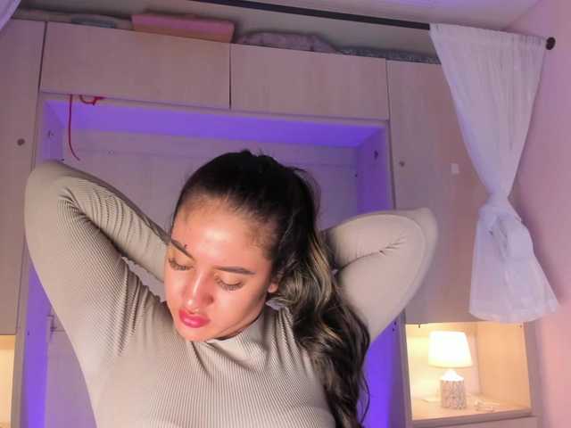 BellaBroocks live cam on BongaCams