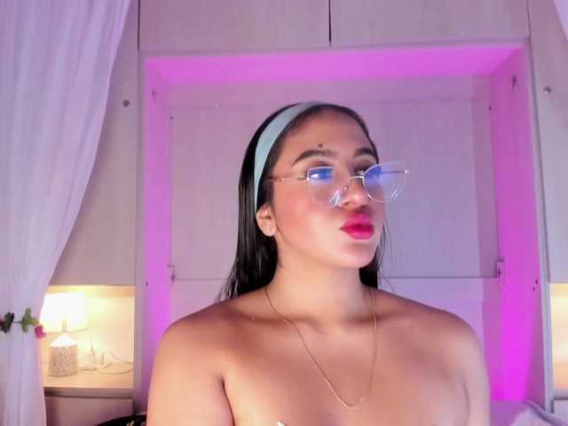BellaBroocks live cam on BongaCams