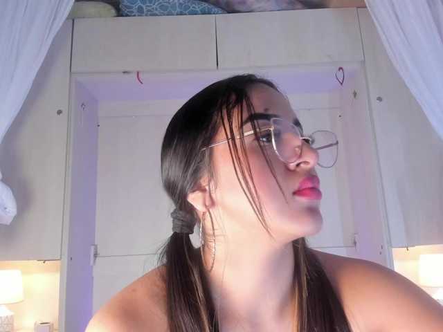 BellaBroocks live cam on BongaCams