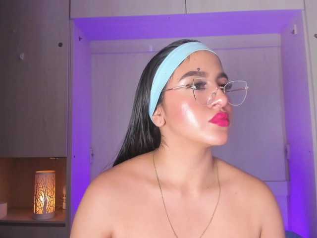 BellaBroocks live cam on BongaCams