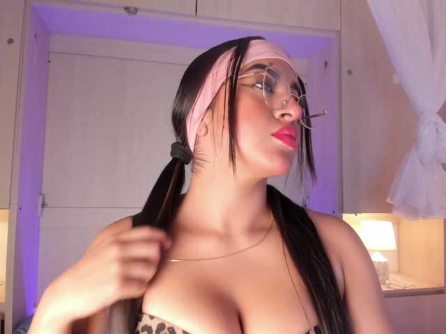 BellaBroocks live cam on BongaCams