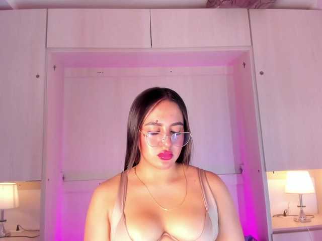 BellaBroocks live cam on BongaCams