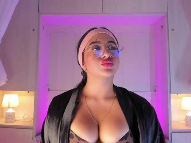 BellaBroocks live cam on BongaCams