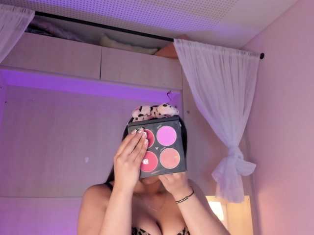 BellaBroocks