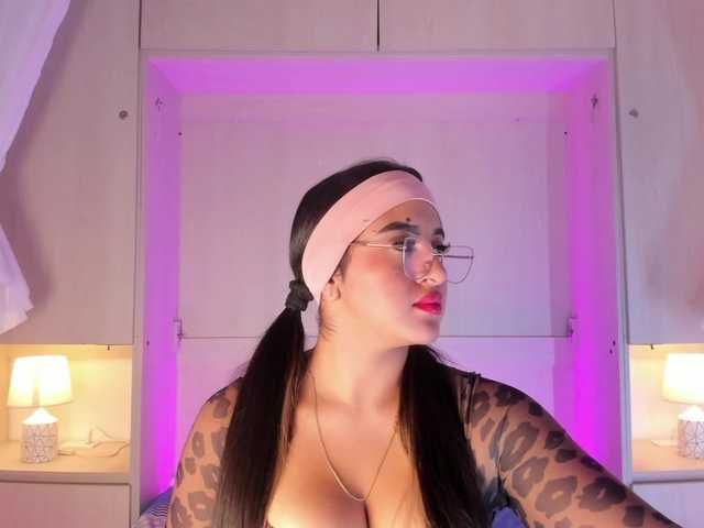 BellaBroocks live cam on BongaCams