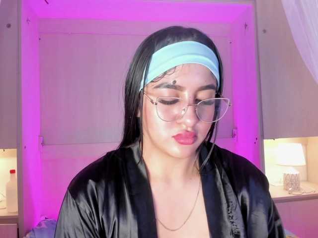 BellaBroocks live cam on BongaCams