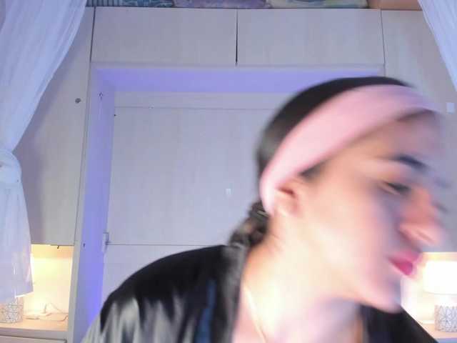 BellaBroocks live cam on BongaCams
