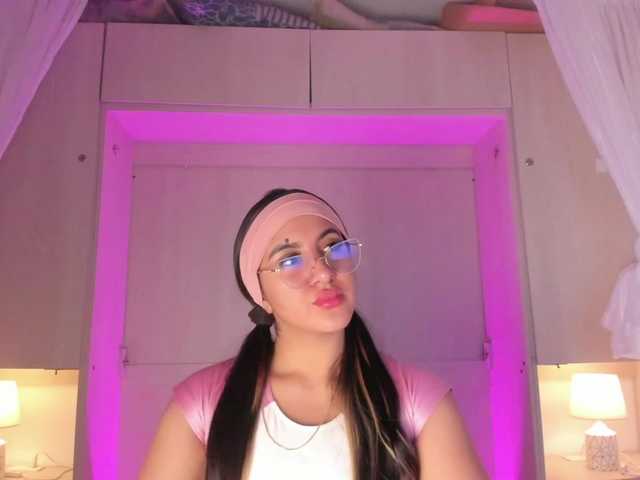 BellaBroocks live cam on BongaCams