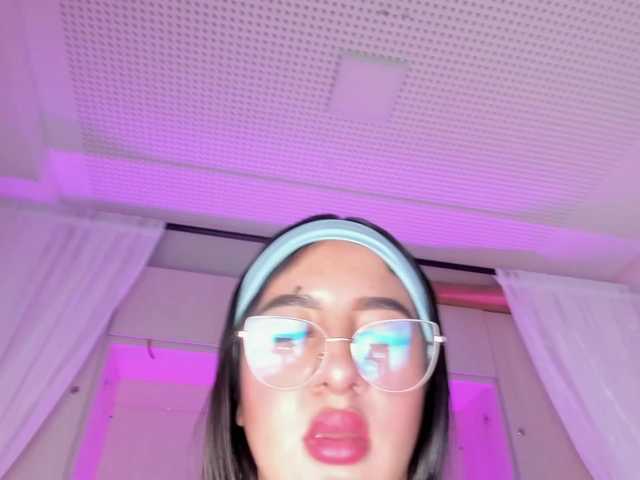 BellaBroocks live cam on BongaCams