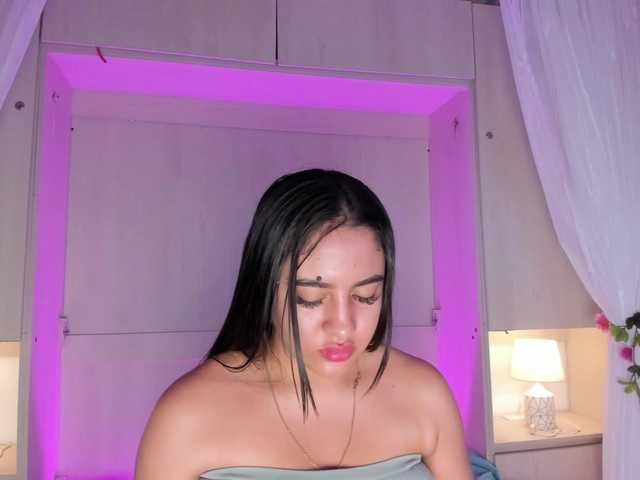 BellaBroocks live cam on BongaCams