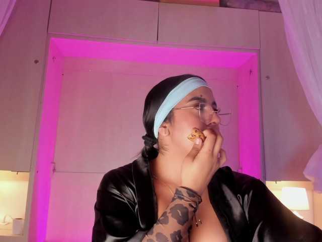 BellaBroocks live cam on BongaCams