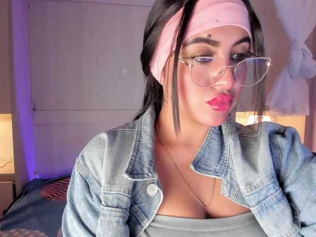 BellaBroocks live cam on BongaCams