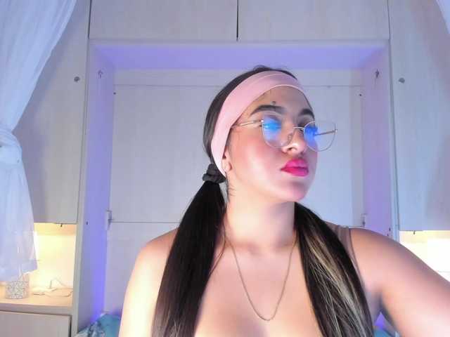 BellaBroocks live cam on BongaCams