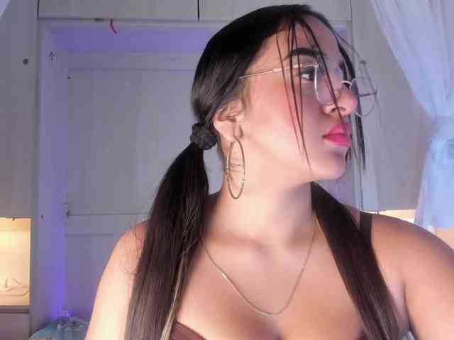 BellaBroocks webcam