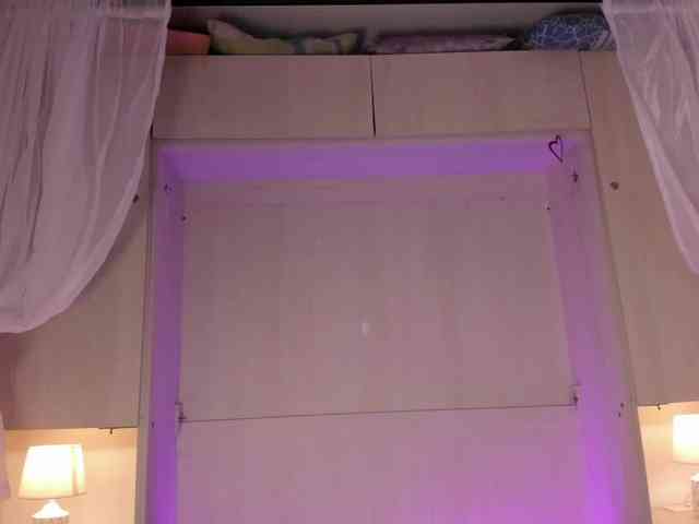 BellaBroocks webcam