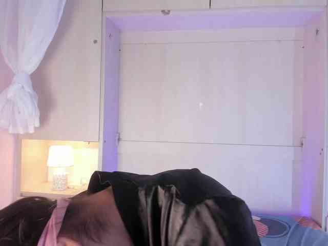 BellaBroocks webcam