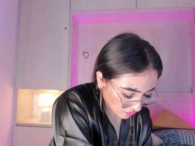 BellaBroocks webcam