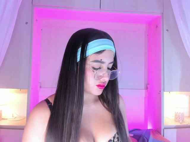 BellaBroocks webcam