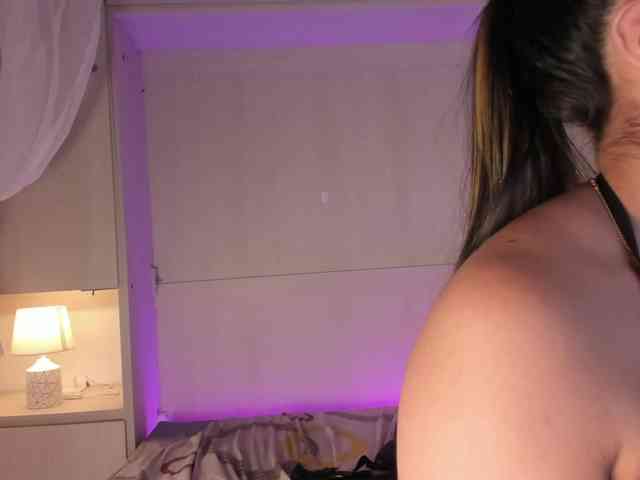 BellaBroocks webcam