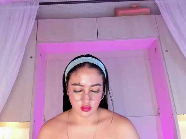BellaBroocks webcam