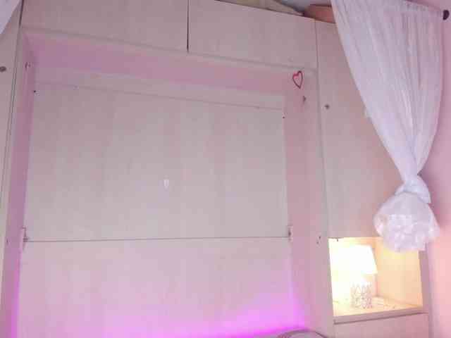 BellaBroocks webcam