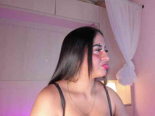 BellaBroocks webcam