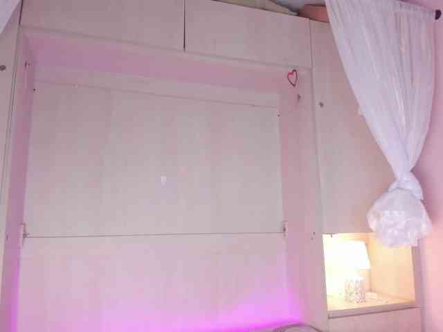 BellaBroocks webcam