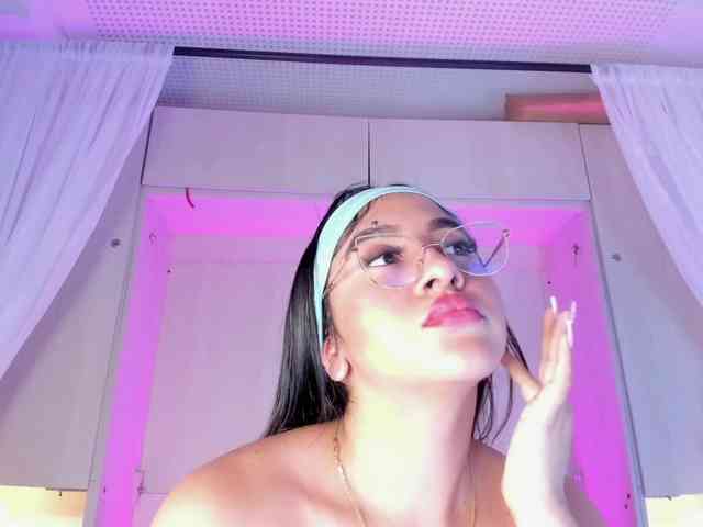 BellaBroocks webcam