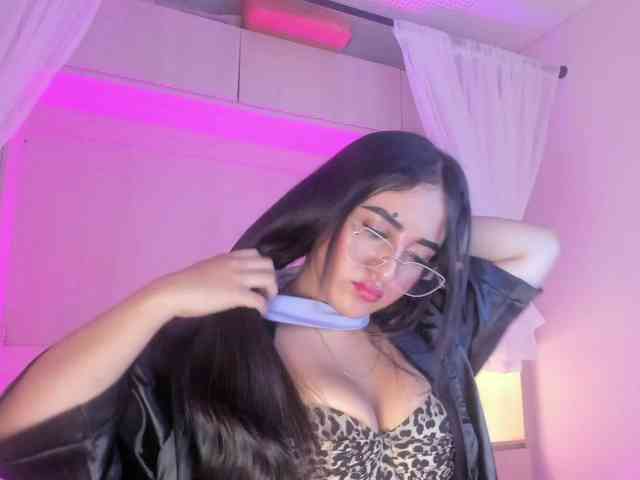 BellaBroocks webcam